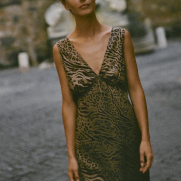 CIAO LUCIA | KRISTA LEOPARD MAXI SILK DRESS - Picture 4 of 4